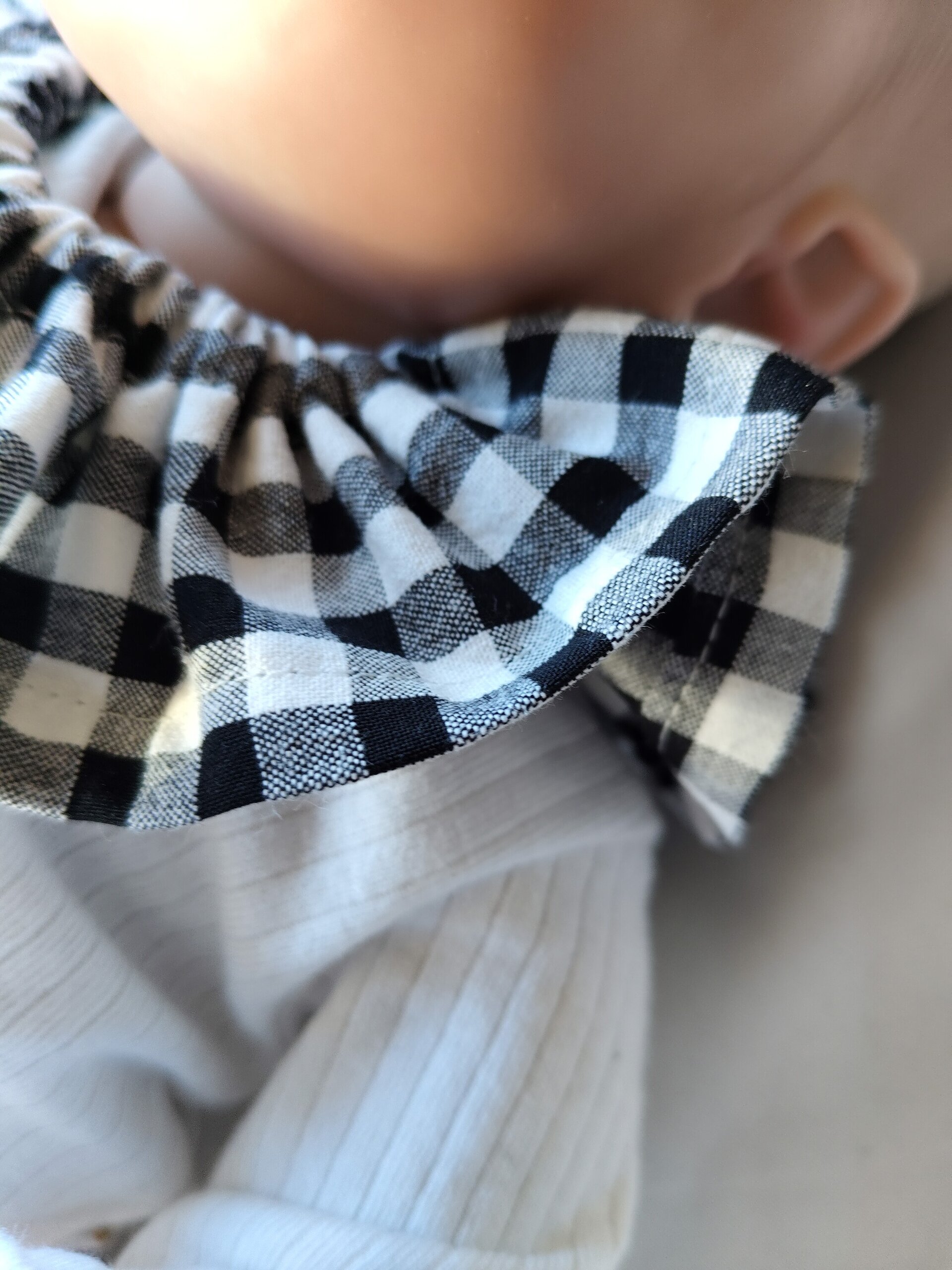 Cuello de volantes en Vichy negro 0-3 m - 3